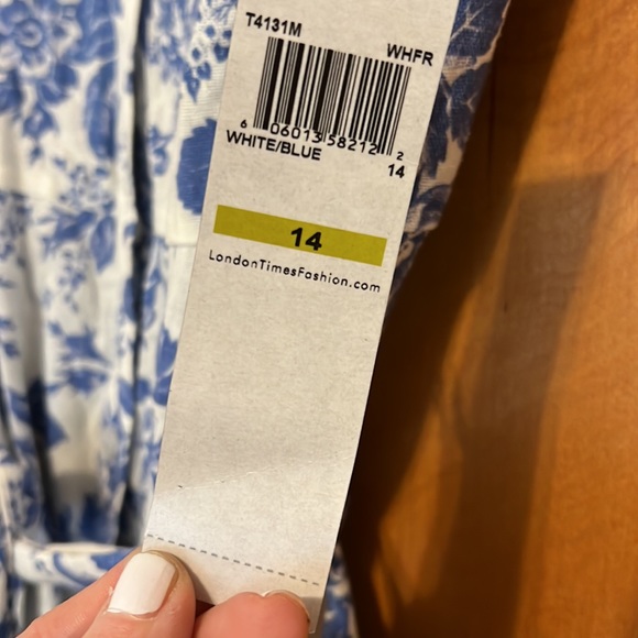 NWT Gorgeous blue floral dress - Picture 2 of 5